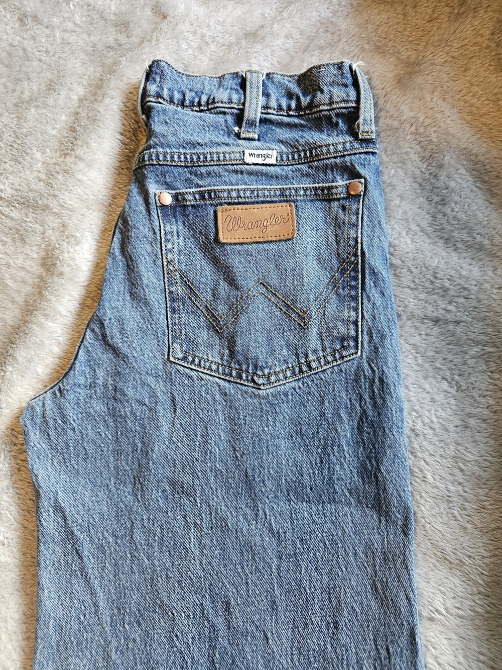 Wrangler Medium Blue Straight Leg Jeans with Raw Hem 26 X 32